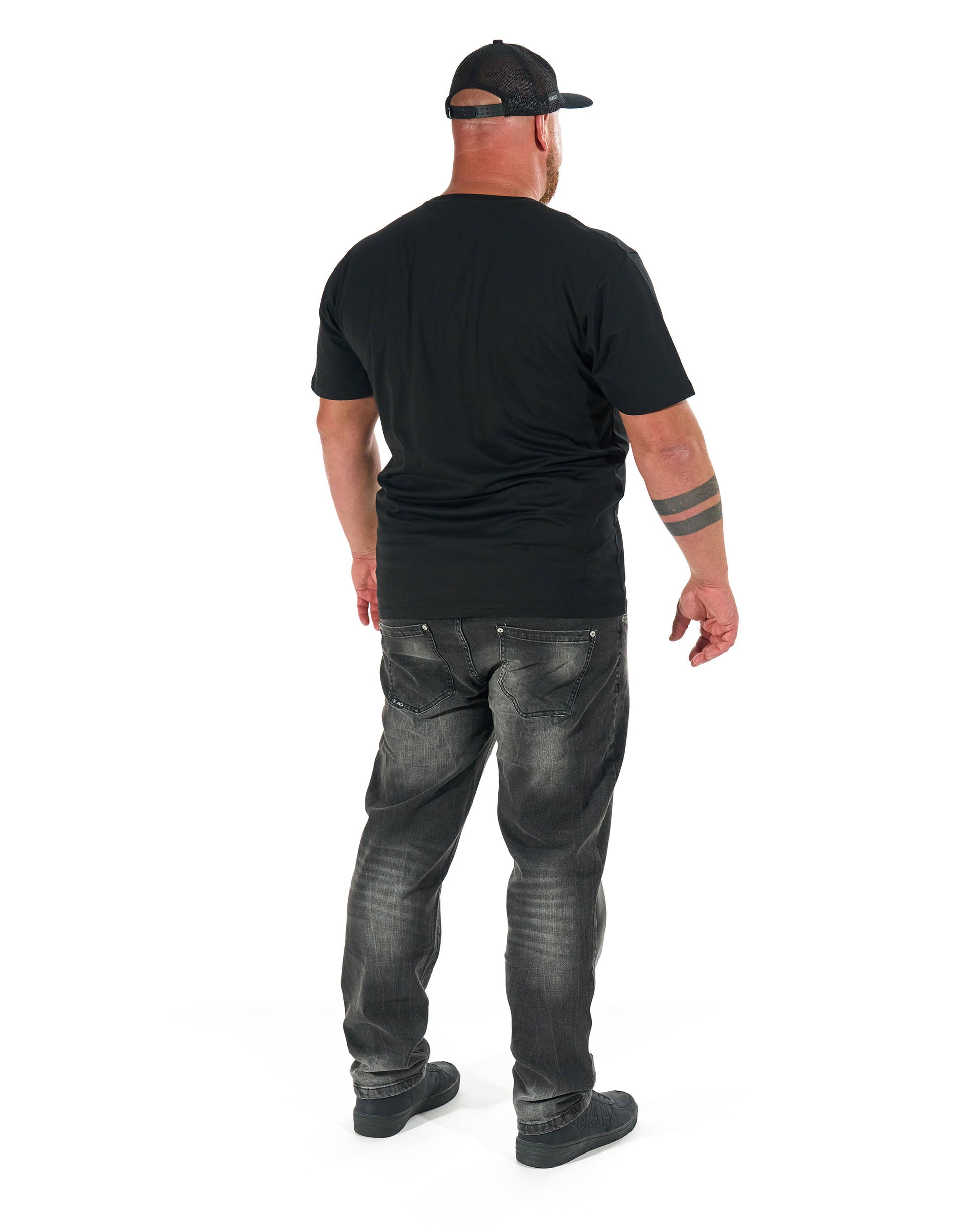 Pánske tričko BASIC V BLACK