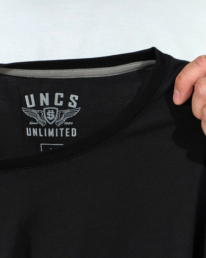 Pánske tričko BASIC V BLACK