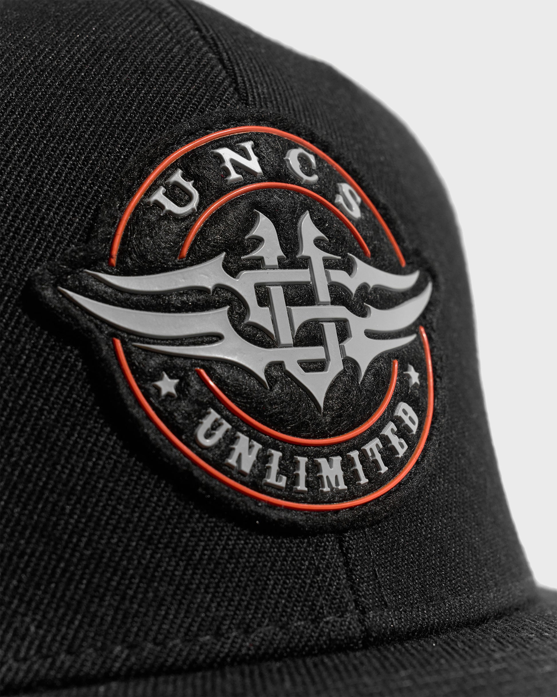 Pánska šiltovka WINGS BLACK/WHITE