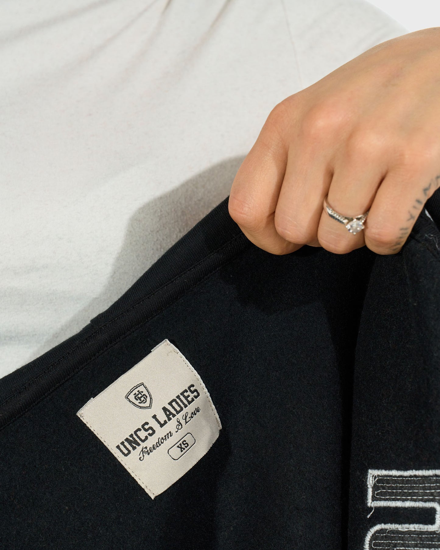 Dámska mikina GABRIELLE BLACK