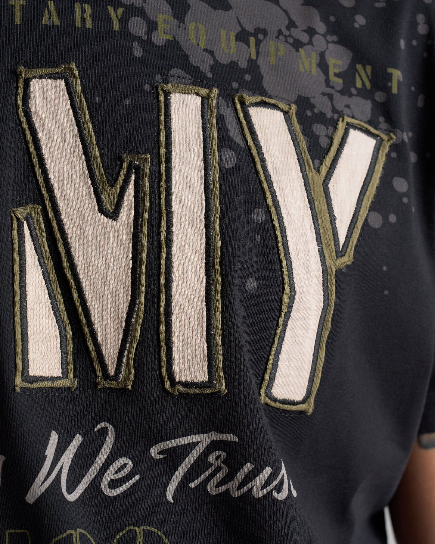 Pánske tričko GUNS II BLACK