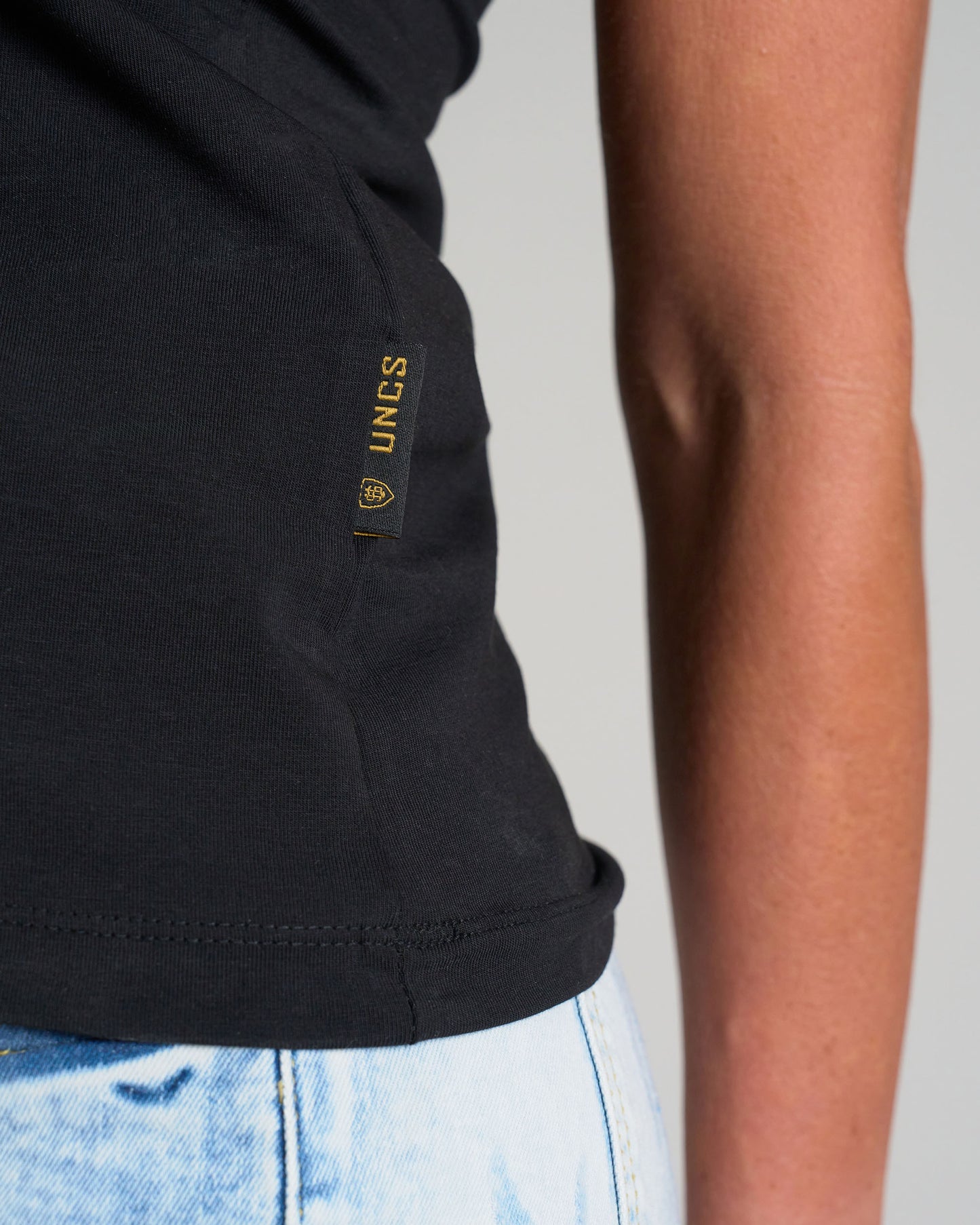 Dámske tričko BASIC BLACK