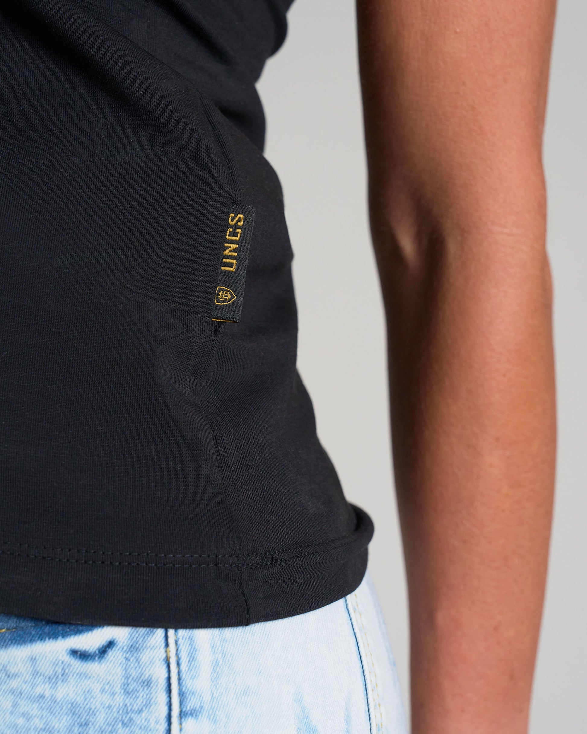 Dámske tričko BASIC BLACK